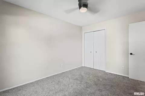 Bedroom - 2016 Stonehenge Rd, Springfield, IL 62702 photo 6 of 10