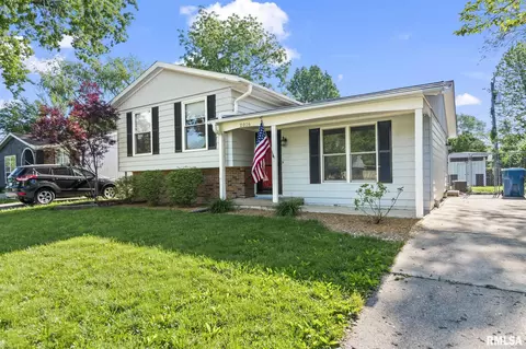 Exterior - 2016 Stonehenge Rd, Springfield, IL 62702 photo 2 of 7