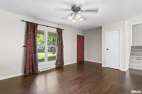 Living - 2016 Stonehenge Rd, Springfield, IL 62702 photo 1 of 3