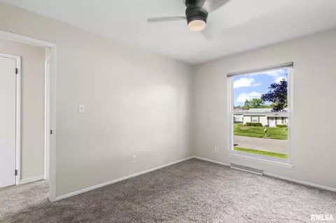 Bedroom - 2016 Stonehenge Rd, Springfield, IL 62702 photo 5 of 10