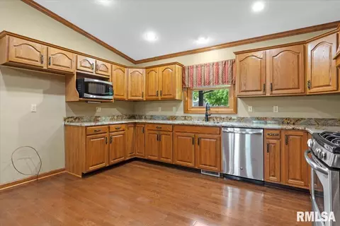Kitchen - 7908 Hunt Rd, Springfield, IL 62712 photo 3 of 3