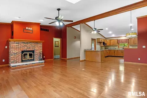 Living - 7908 Hunt Rd, Springfield, IL 62712 photo 5 of 5