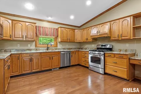 Kitchen - 7908 Hunt Rd, Springfield, IL 62712 photo 2 of 3