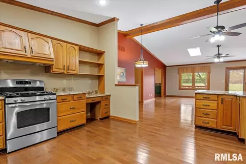 Entry Way - 7908 Hunt Rd, Springfield, IL 62712 photo 2 of 2