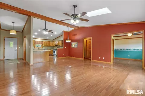 Living - 7908 Hunt Rd, Springfield, IL 62712 photo 2 of 5
