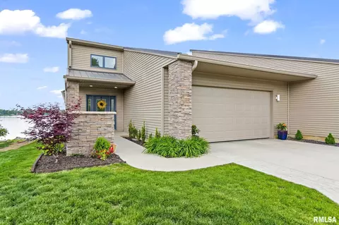 321 Harbor Point Pl, Springfield, IL 62712