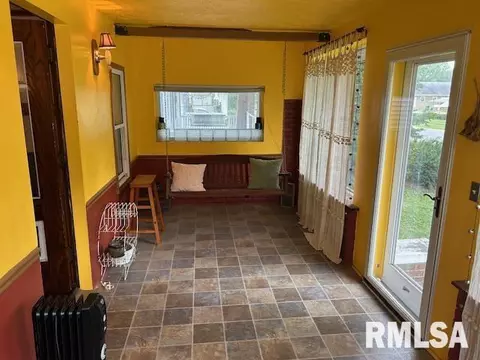 1700 S Douglas St, Springfield, IL 62704 photo 6