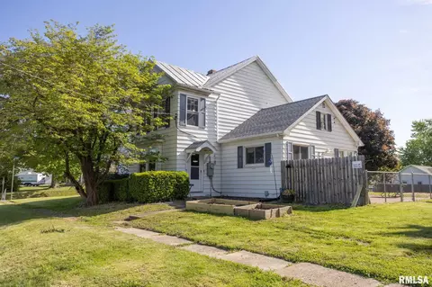 Exterior - 309 W State St, Payson, IL 62360 photo 7 of 7