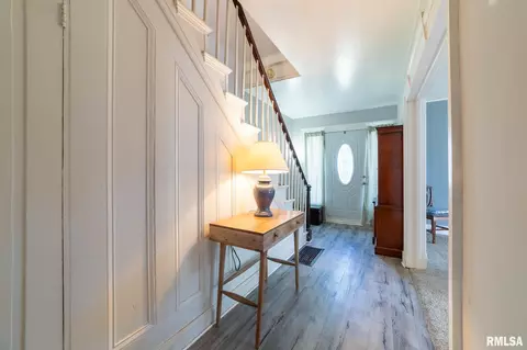 Entry Way - 309 W State St, Payson, IL 62360 photo 3 of 4
