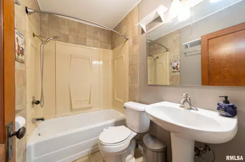 Bath - 309 W State St, Payson, IL 62360 photo 1 of 2