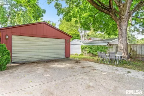 Exterior - 732 W Fayette Ave, Springfield, IL 62703 photo 4 of 5