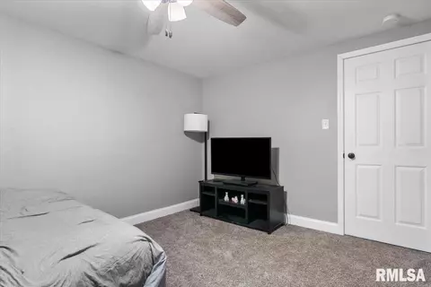 Bedroom - 85 Pakey Dr, Springfield, IL 62712 photo 6 of 6