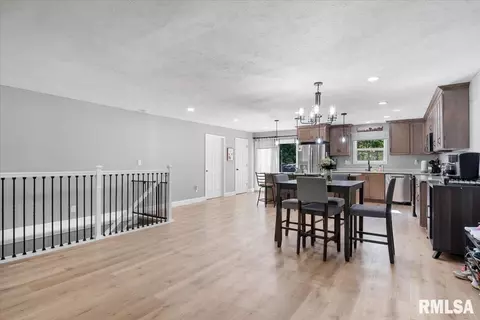 Entry Way - 85 Pakey Dr, Springfield, IL 62712 photo 2 of 6