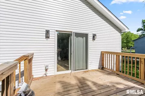 Exterior - 85 Pakey Dr, Springfield, IL 62712 photo 2 of 5