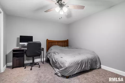 Bedroom - 85 Pakey Dr, Springfield, IL 62712 photo 4 of 6