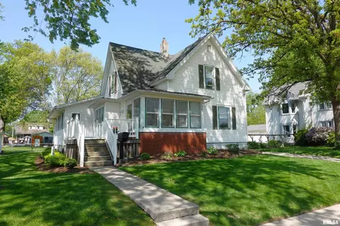 796 Maple Ave, Galesburg, IL 61401