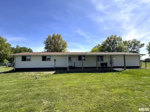 209 Brookview Dr, Abingdon, IL 61410 photo 5