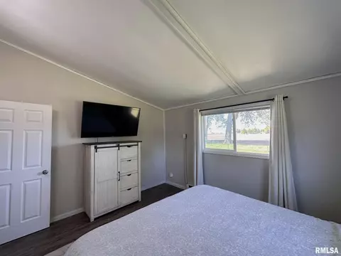 209 Brookview Dr, Abingdon, IL 61410 photo 30