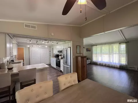 209 Brookview Dr, Abingdon, IL 61410 photo 20