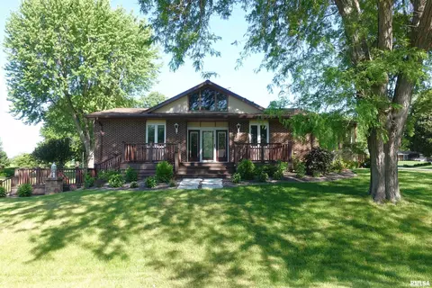 168 Seminole Dr, Galesburg, IL 61401