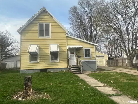 859 Mulberry St, Galesburg, IL 61401