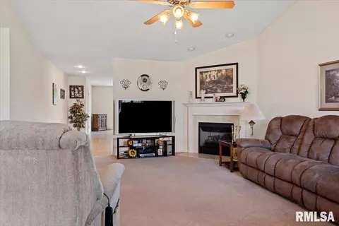 4315 Castle Pines Dr, Springfield, IL 62711 photo 4