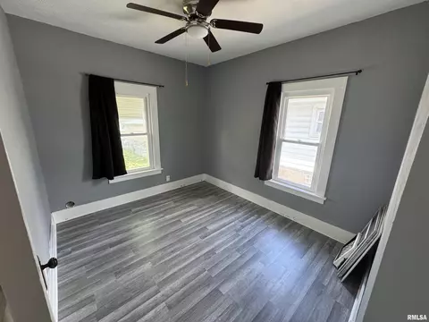 Bedroom - 1039 N Franklin Ave, Springfield, IL 62702 photo 3 of 3