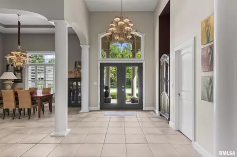Entry Way - 4901 Wildcat Run, Springfield, IL 62711 photo 2 of 5