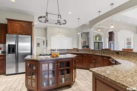 Kitchen - 4901 Wildcat Run, Springfield, IL 62711 photo 3 of 6