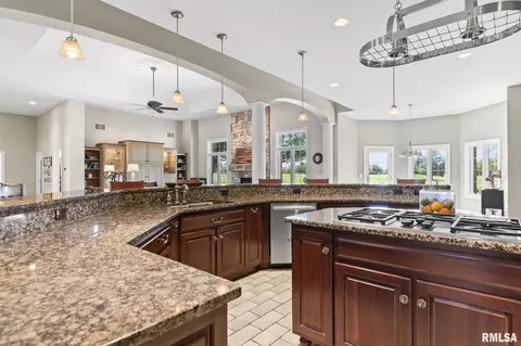 Kitchen - 4901 Wildcat Run, Springfield, IL 62711 photo 4 of 6