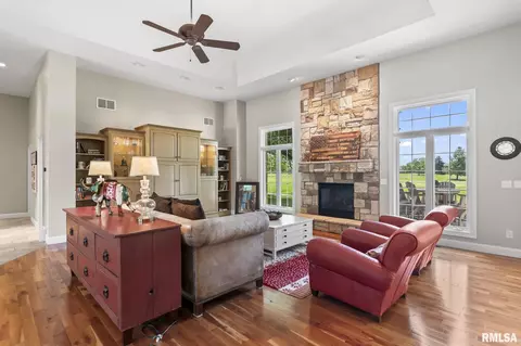 Living - 4901 Wildcat Run, Springfield, IL 62711 photo 1 of 4