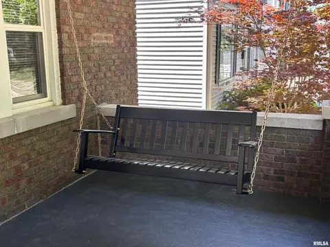 Exterior - 620 W Vine St, Springfield, IL 62704 photo 2 of 7
