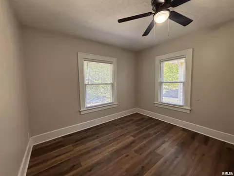 Bedroom - 620 W Vine St, Springfield, IL 62704 photo 3 of 3