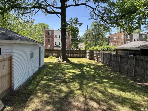 Exterior - 620 W Vine St, Springfield, IL 62704 photo 6 of 7