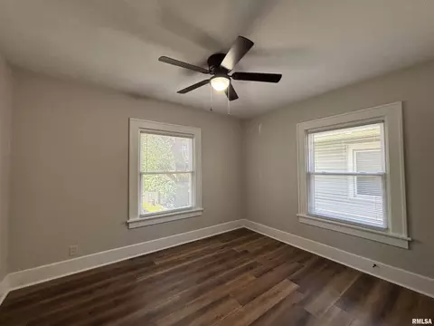 Bedroom - 620 W Vine St, Springfield, IL 62704 photo 2 of 3