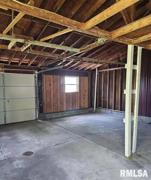 Other - 300 W Prairie St, Camp Point, IL 62320 photo 7 of 8