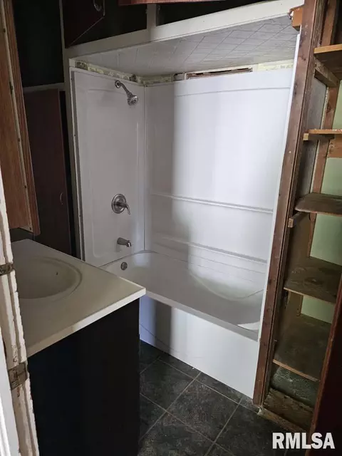 Bath - 300 W Prairie St, Camp Point, IL 62320 photo 1 of 1
