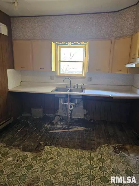 Kitchen - 300 W Prairie St, Camp Point, IL 62320 photo 1 of 1