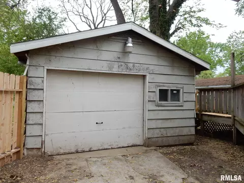 Other - 1411 N Franklin Ave, Springfield, IL 62702 photo 2 of 9