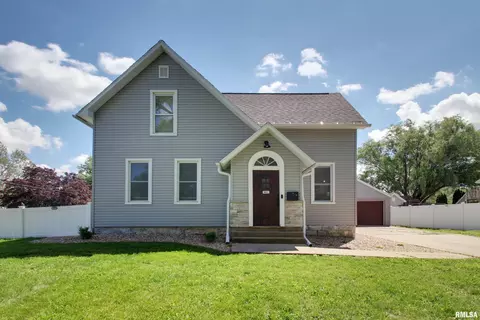 801 S 22nd St, Quincy, IL 62301