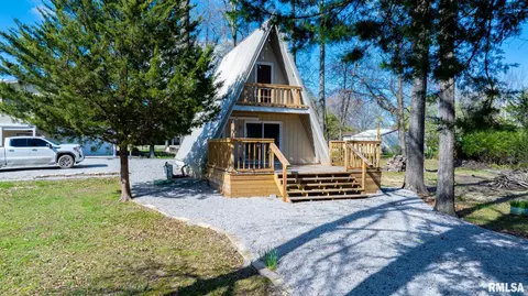 21619 Oriole Ln, Carlyle, IL 62231