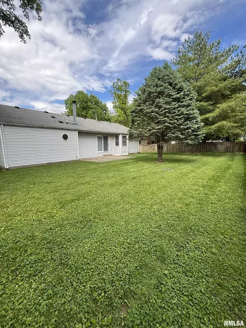 1212 Mildred Ct, Springfield, IL 62712 photo 3