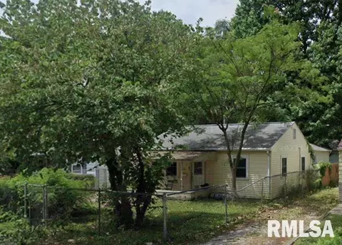 2853 Hoover Ave, Springfield, IL 62703