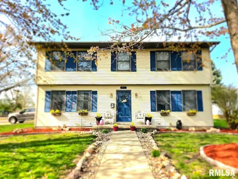 413 W Chestnut St, Chatham, IL 62629