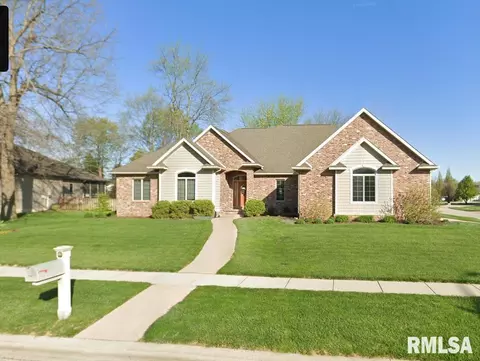 501 Chase Haven Dr, Rochester, IL 62563