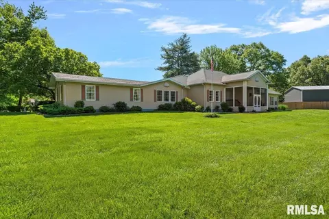 4 Nightingale Dr, Springfield, IL 62711
