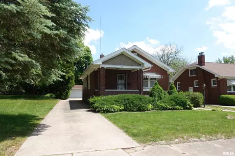 345 Division St, Galesburg, IL 61401