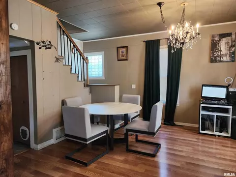 Dining - 1921 S Spring St, Springfield, IL 62704 photo 1 of 3