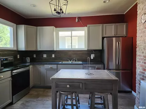 Kitchen - 1921 S Spring St, Springfield, IL 62704 photo 2 of 2