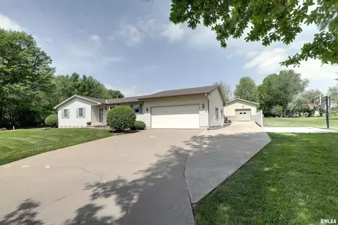 1447 Gilmoor Dr, Fowler, IL 62338